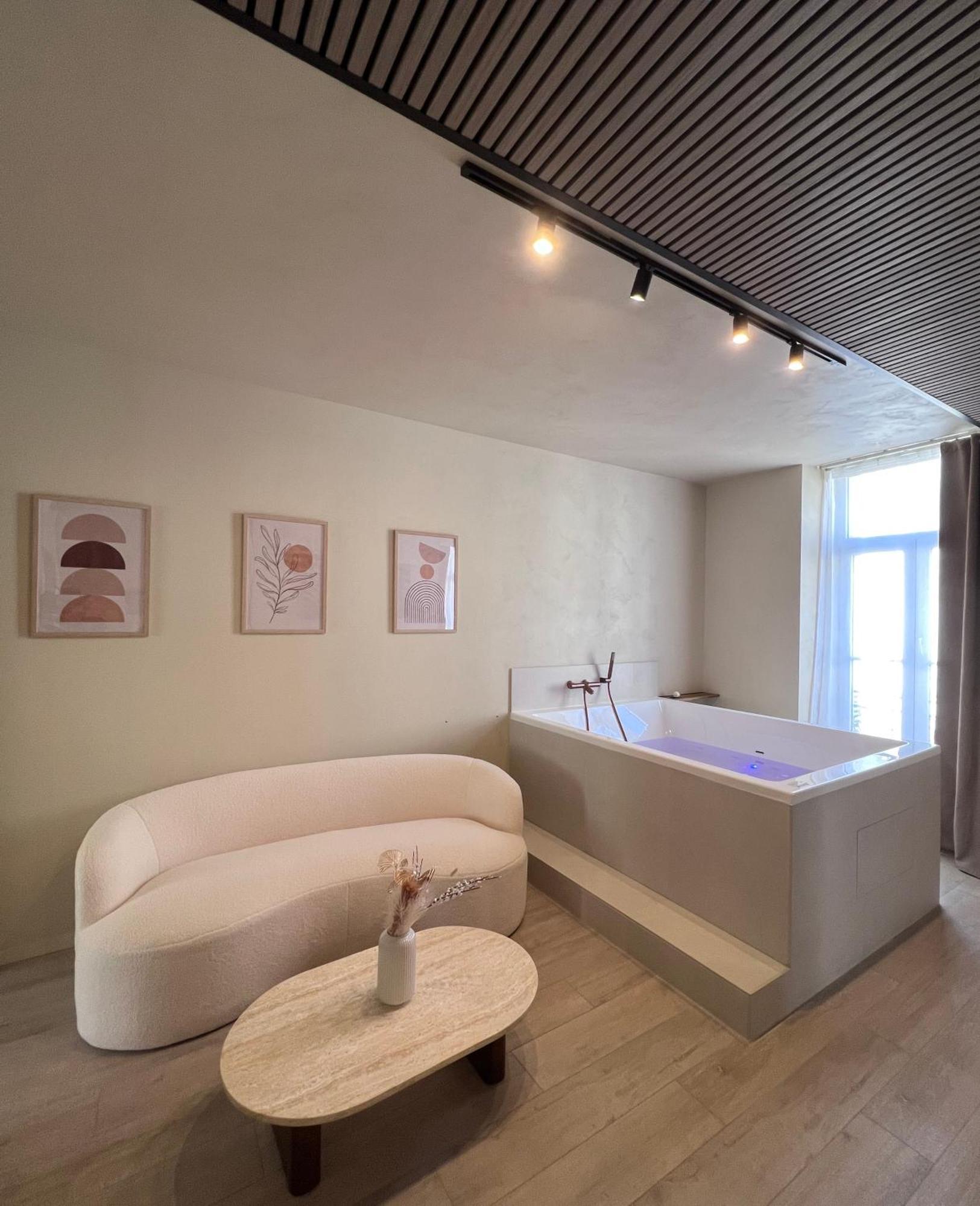Harmony Room Suite Avec Balneo Angers Kültér fotó