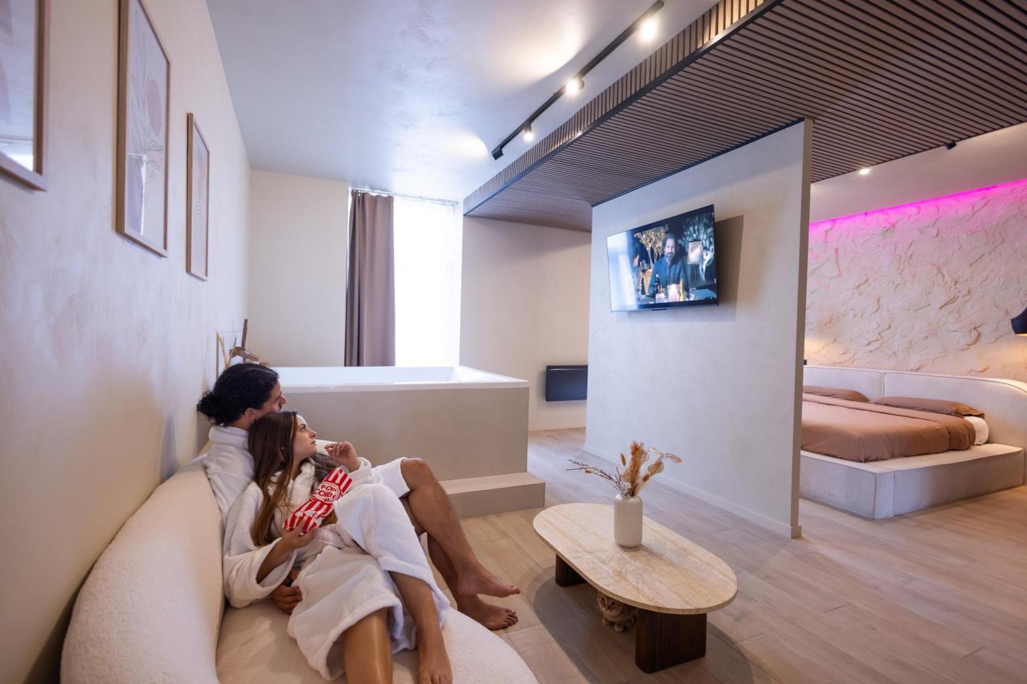 Harmony Room Suite Avec Balneo Angers Kültér fotó